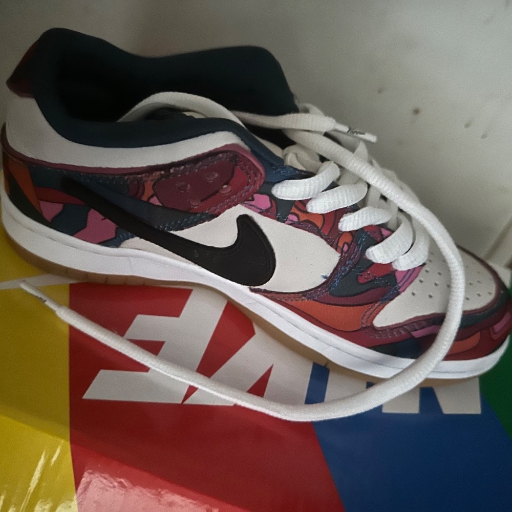 Dunks - Picture 2 of 2